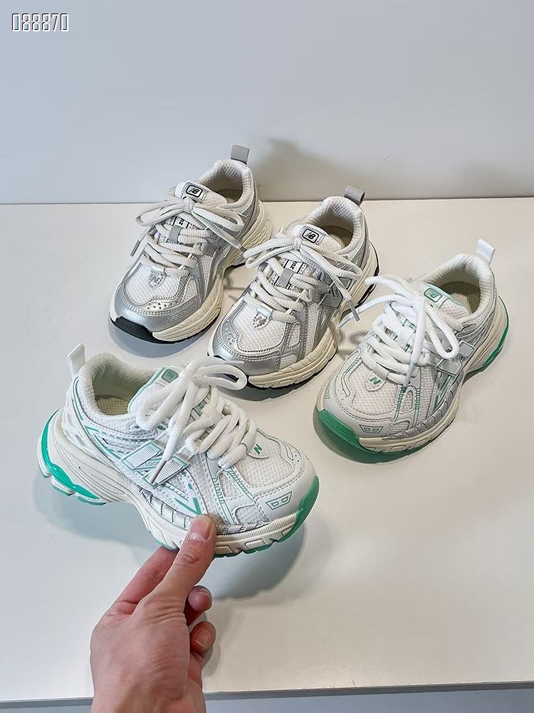 【单双可补货】新款厚底休闲运动童鞋SA2609