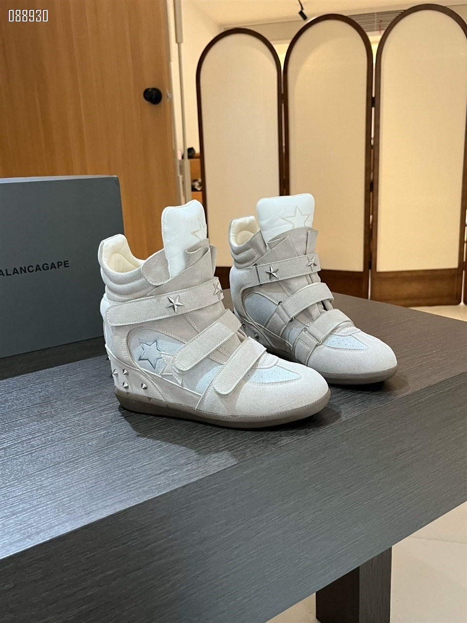 【单双可补货】新款厚底内增高百搭铆钉复古魔术贴高帮休闲鞋SA5309