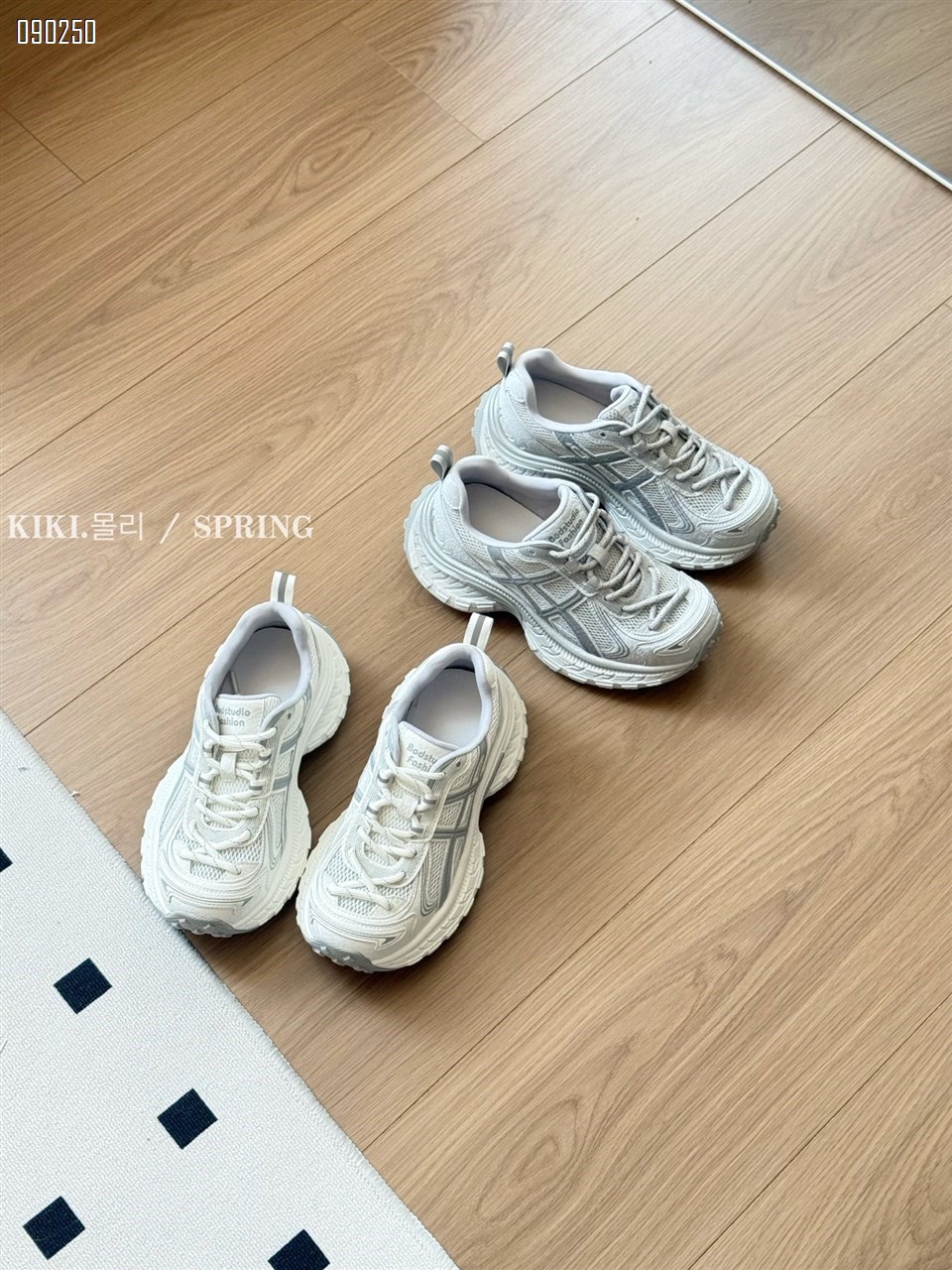【单双可补货】新款厚底透网休闲鞋SA37023