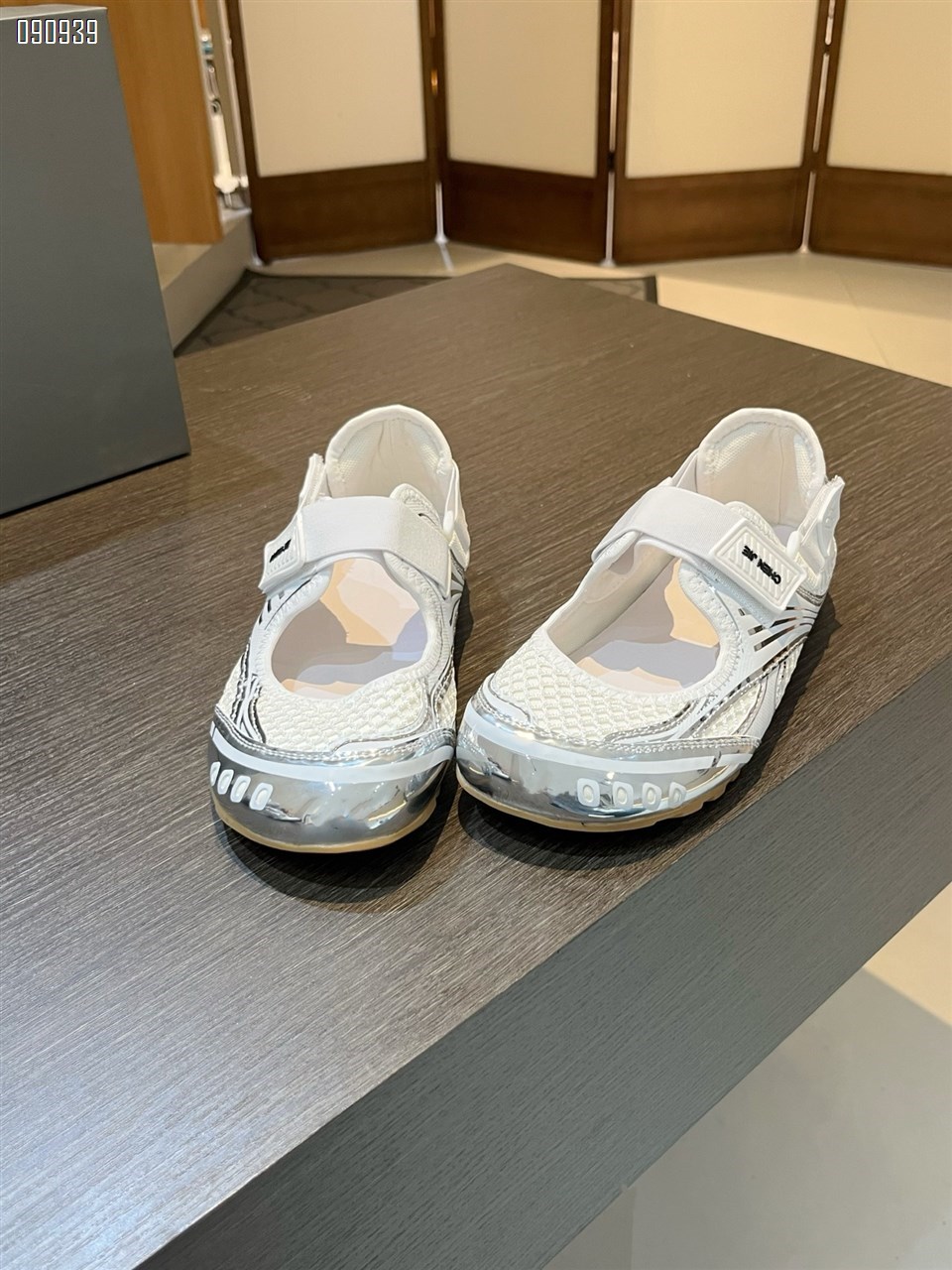 【单双可补货】新款网面透气魔术贴玛丽珍女百搭德训鞋休闲软底运动鞋SA1953