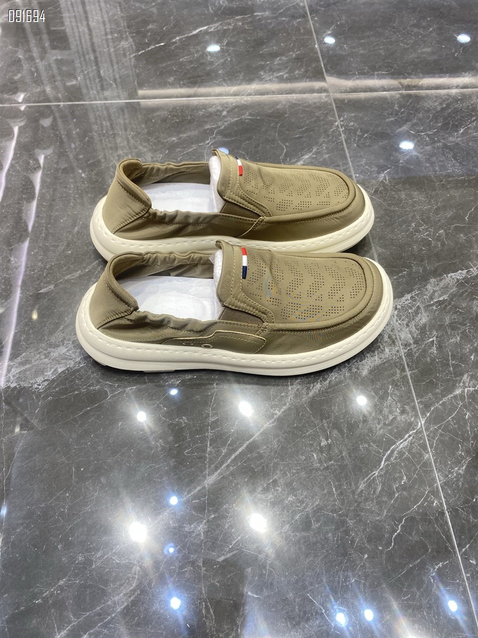 【单双可补货】新款牛巴皮发泡底休闲男鞋SA7639